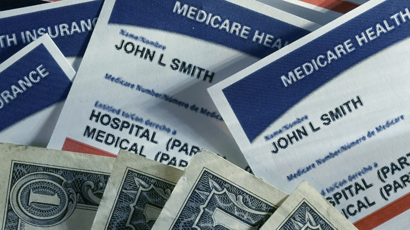 How does Medicare pay for hospice care